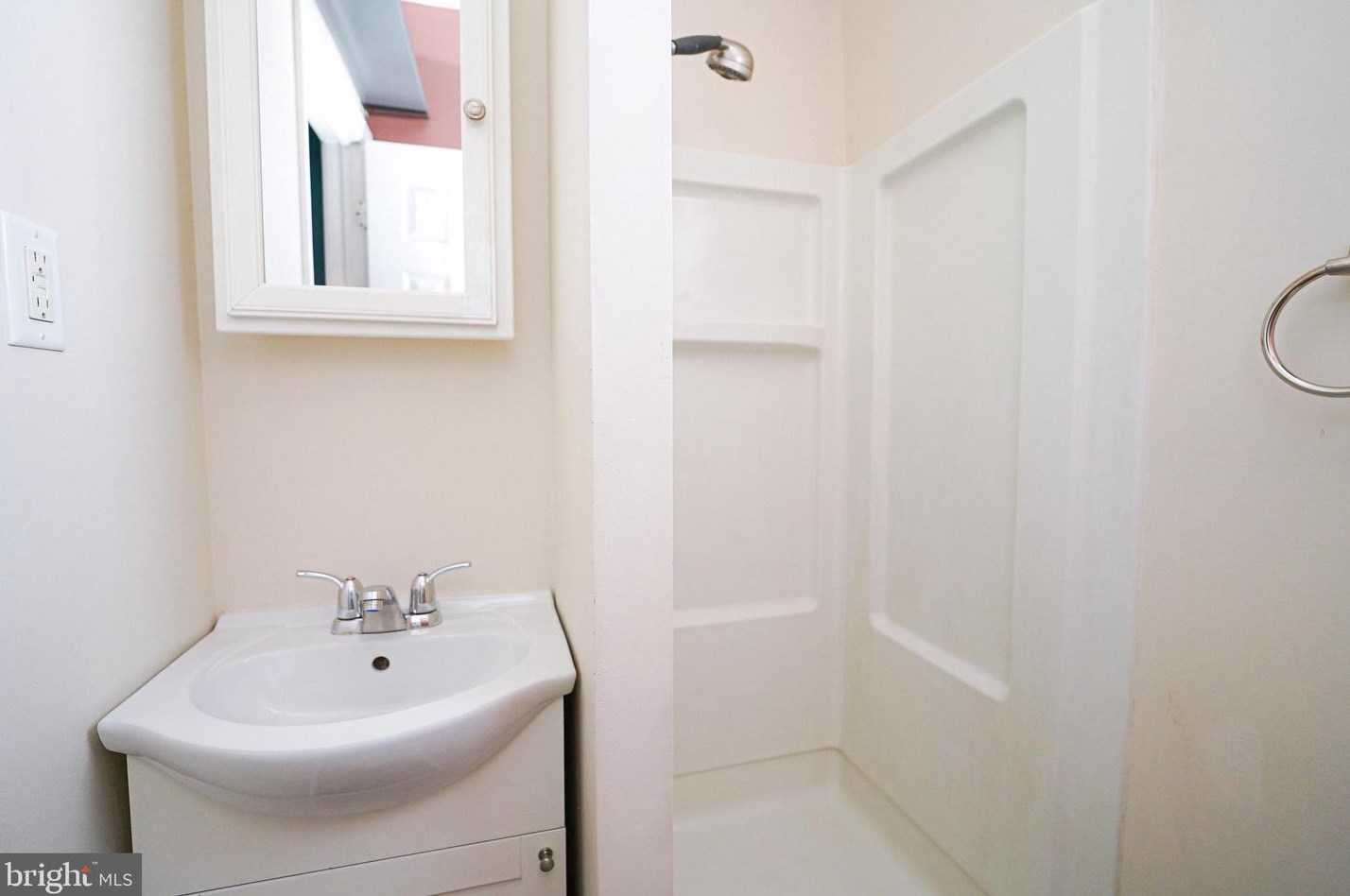 114 Tree St, Philadelphia PA  19148-3339 exterior