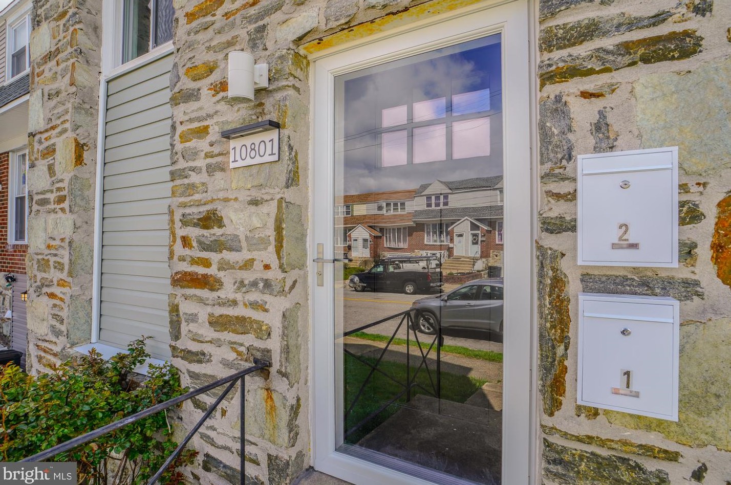10801 Modena Dr, Philadelphia, PA 19154-3915
