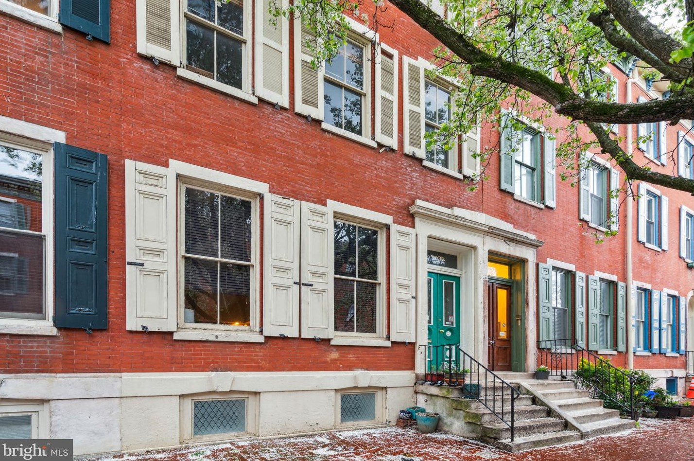 1707 Wallace St, Philadelphia, PA 19130-3312