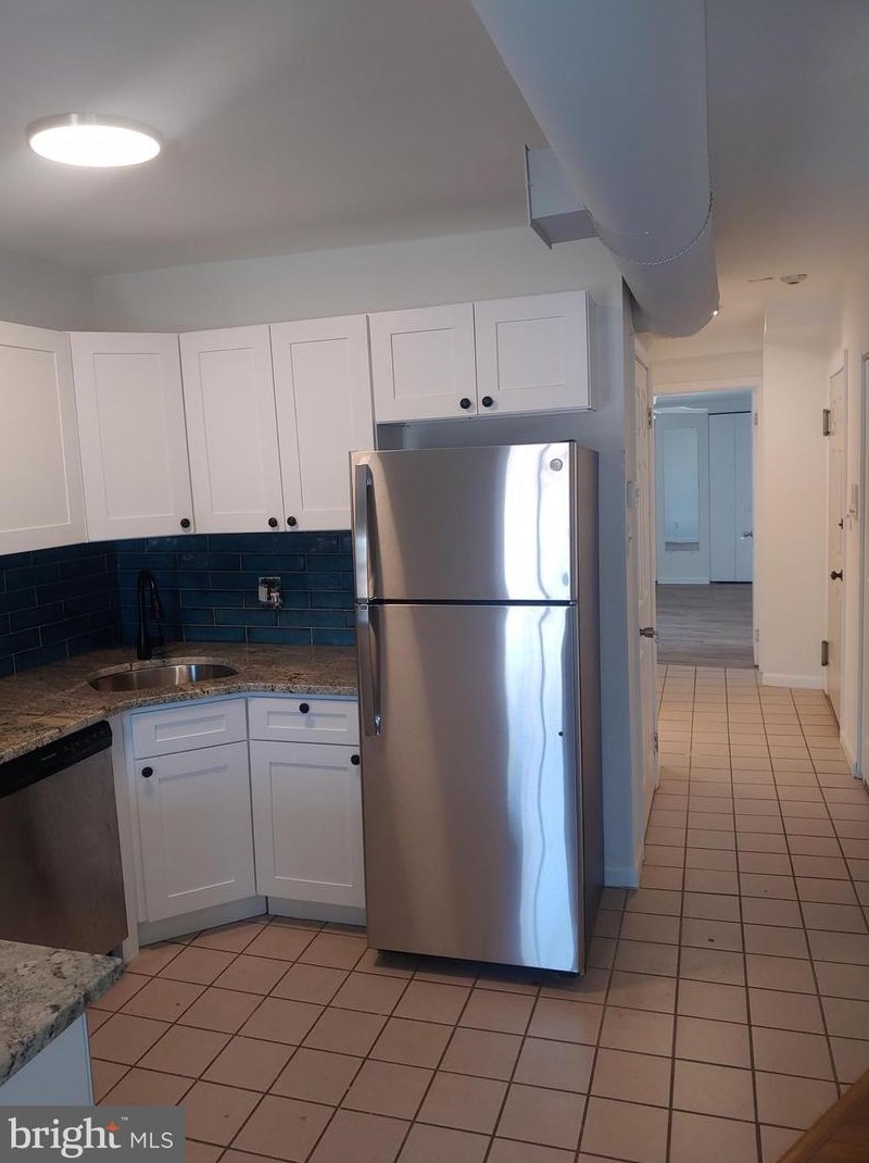 117 Green Ln, Philadelphia, PA 19127-1209