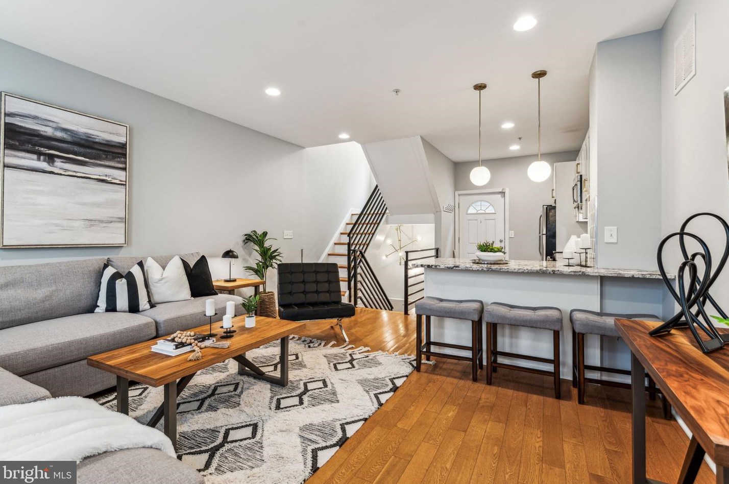 1009 Reese St, Philadelphia PA  19147-4023 exterior