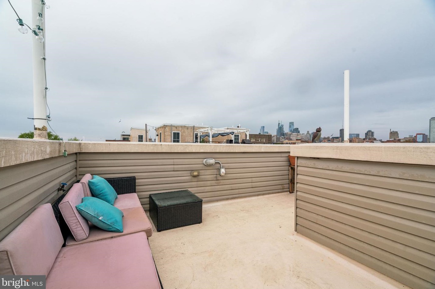 1009 Reese St, Philadelphia PA  19147-4023 exterior