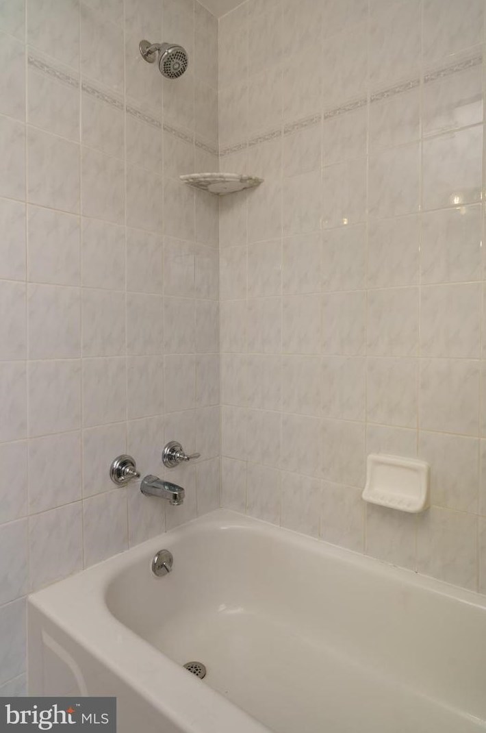 7700 Keiffer St, Philadelphia PA 19128-3143 exterior