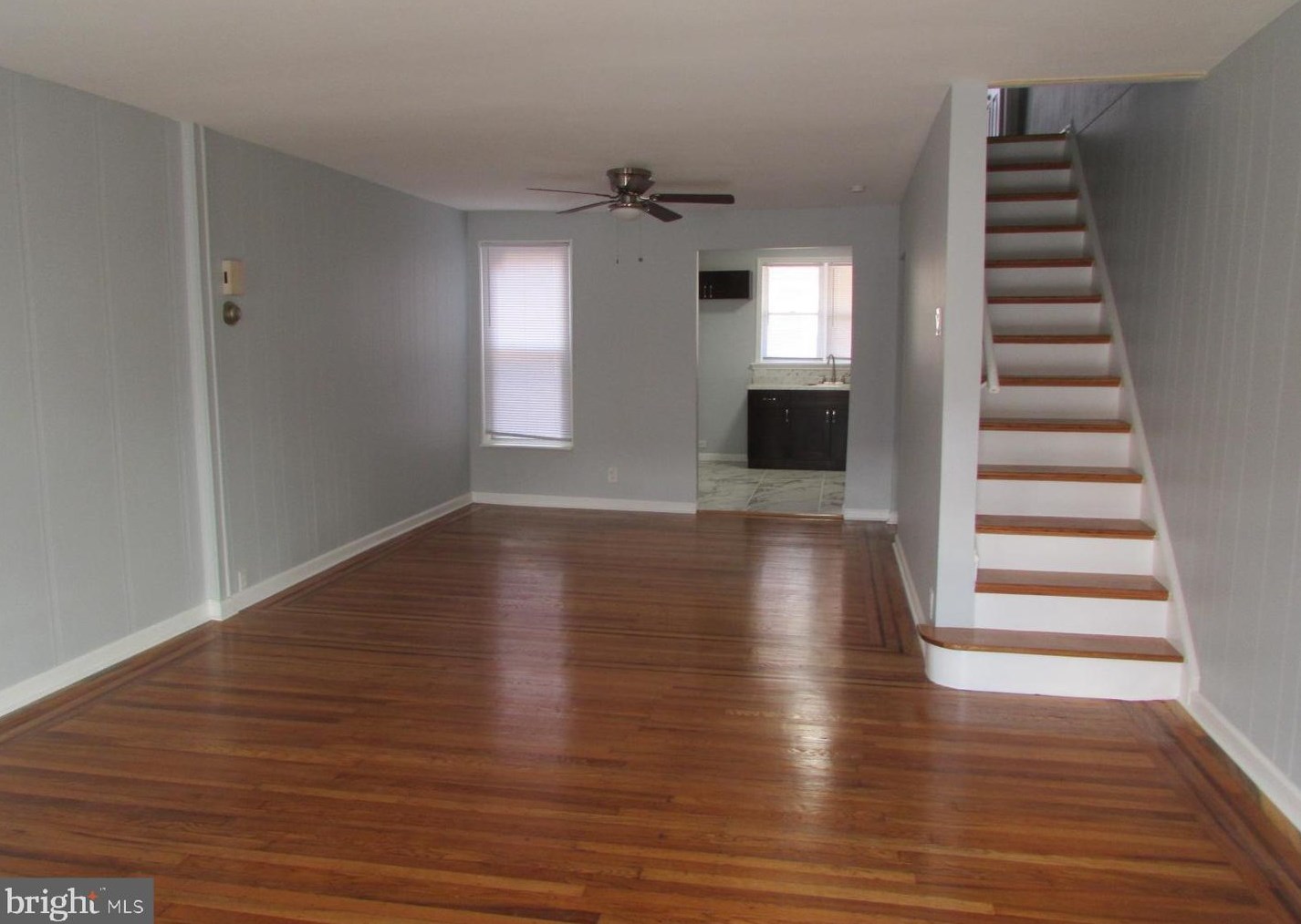 91 Roselyn St, Philadelphia, PA 19120-1911