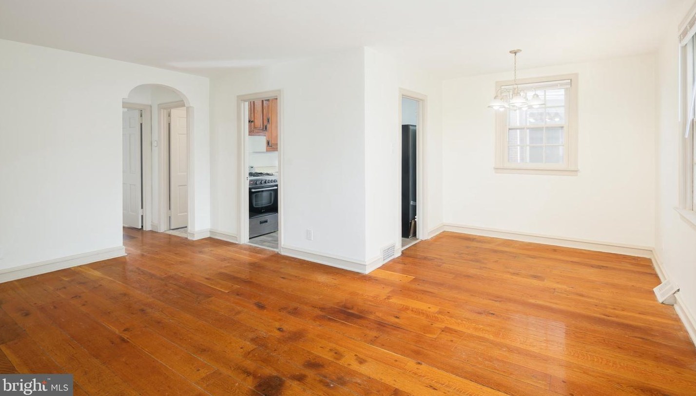 2830 Midvale Ave #b, Philadelphia, PA 19129