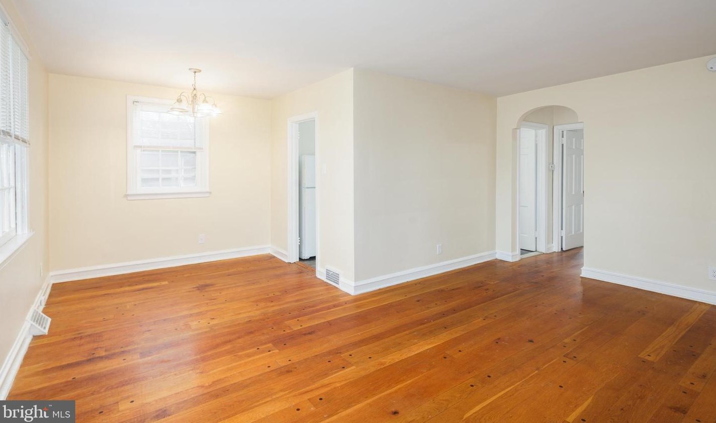 2828 Midvale Ave #b, Philadelphia, PA 19129
