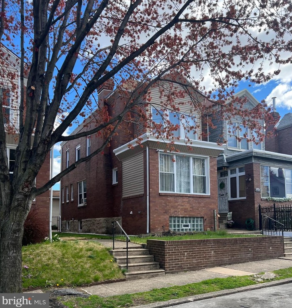 5435 Westford Rd, Philadelphia, PA 19120-2650