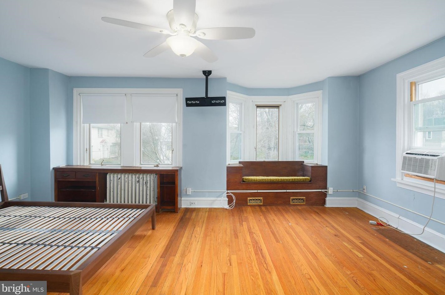 627 Kingsley St, Philadelphia PA 19128-3604 exterior