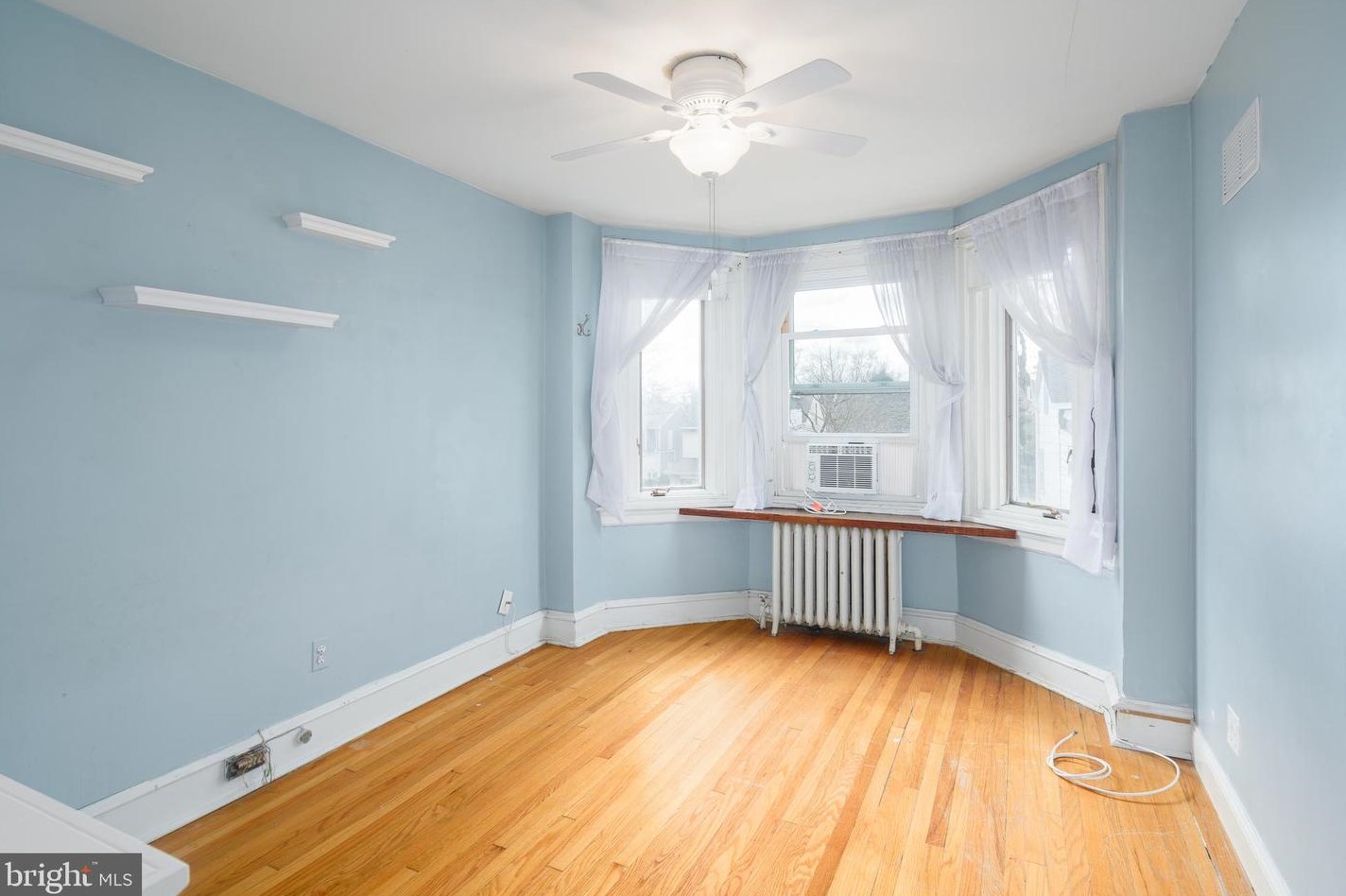 627 Kingsley St, Philadelphia PA 19128-3604 exterior