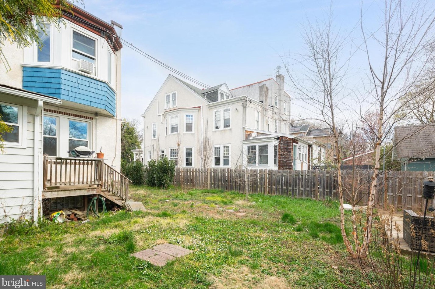 627 Kingsley St, Philadelphia PA 19128-3604 exterior