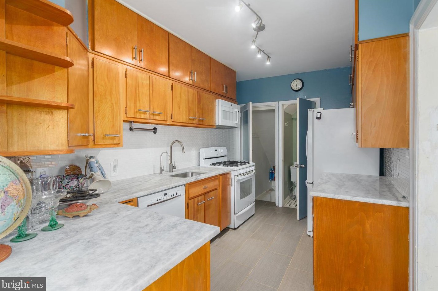 627 Kingsley St, Philadelphia PA 19128-3604 exterior