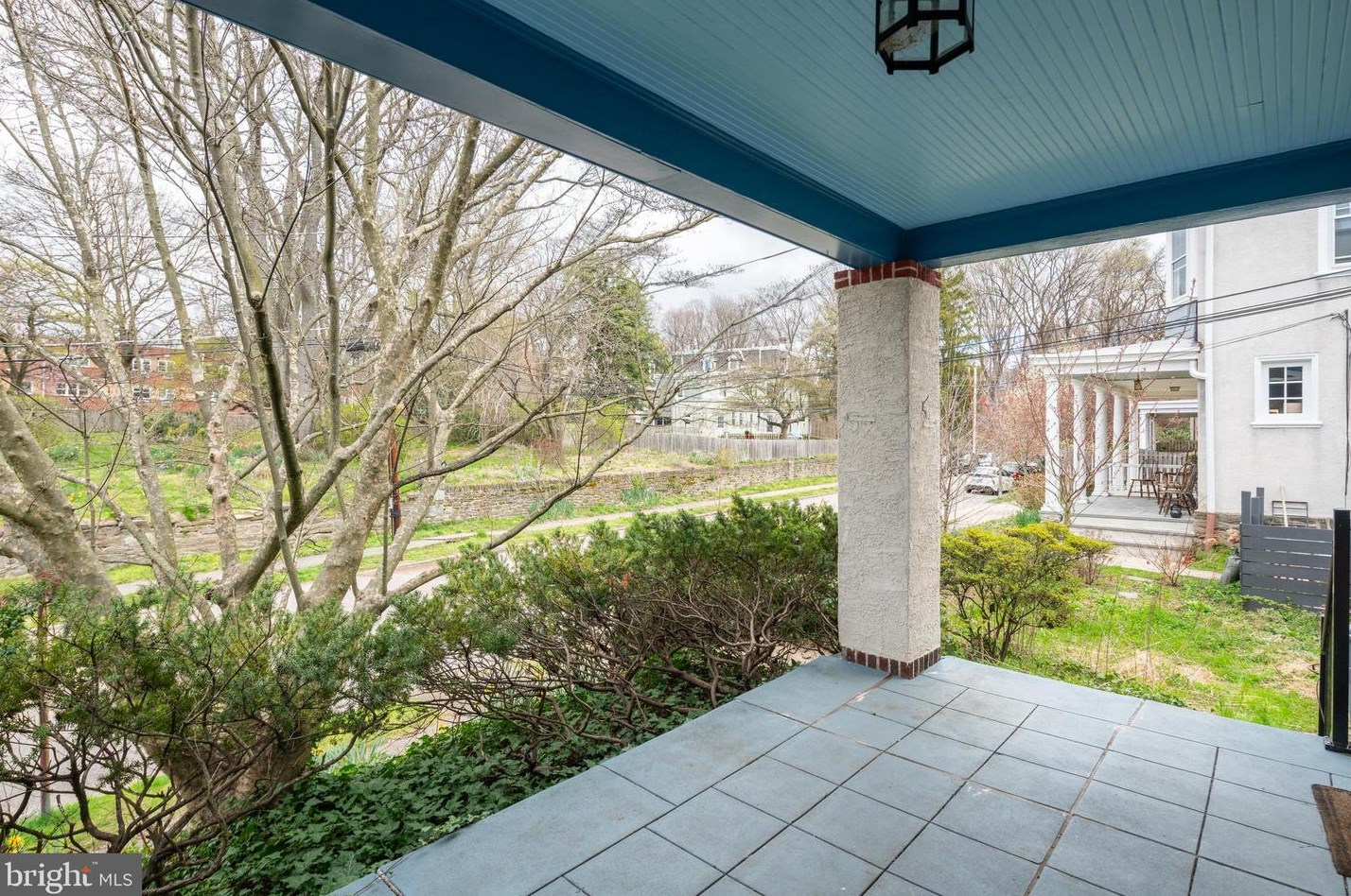 627 Kingsley St, Philadelphia PA 19128-3604 exterior