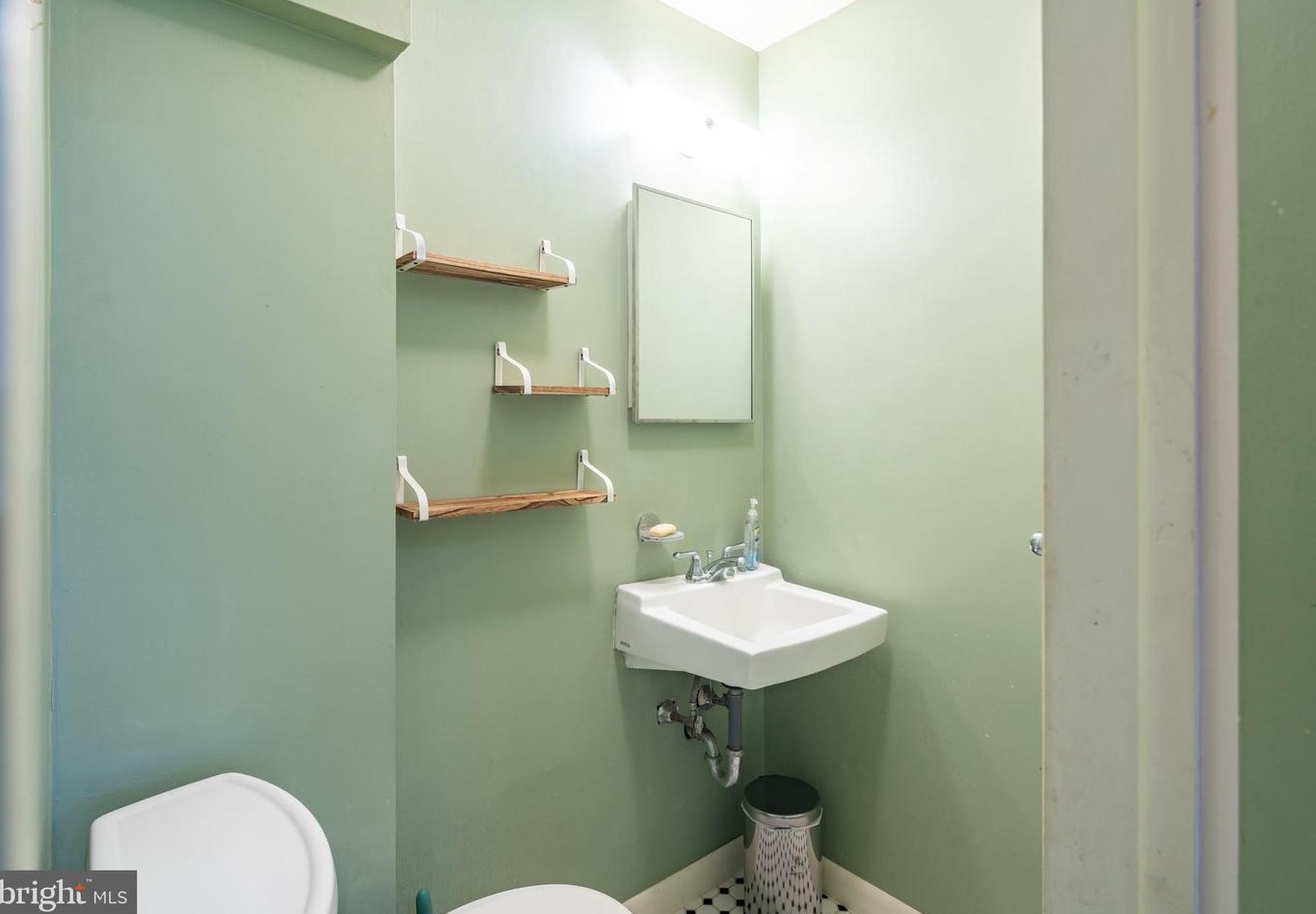 627 Kingsley St, Philadelphia PA 19128-3604 exterior