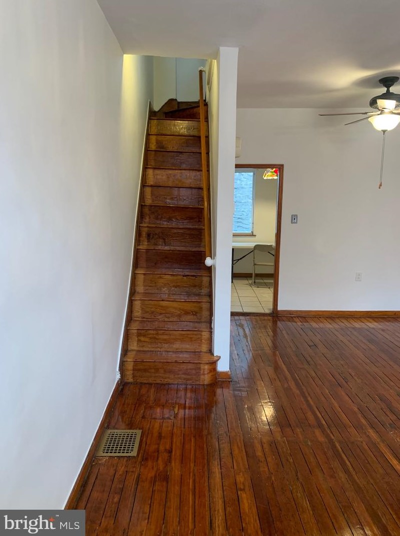 850 Taney St, Philadelphia PA  19130-1831 exterior