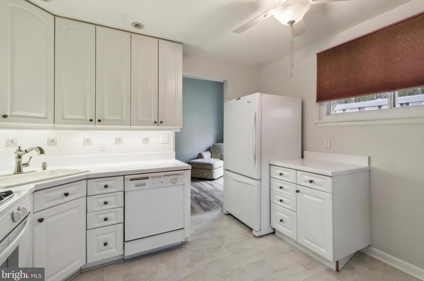 8715 Macon St, Philadelphia PA 19152-1408 exterior