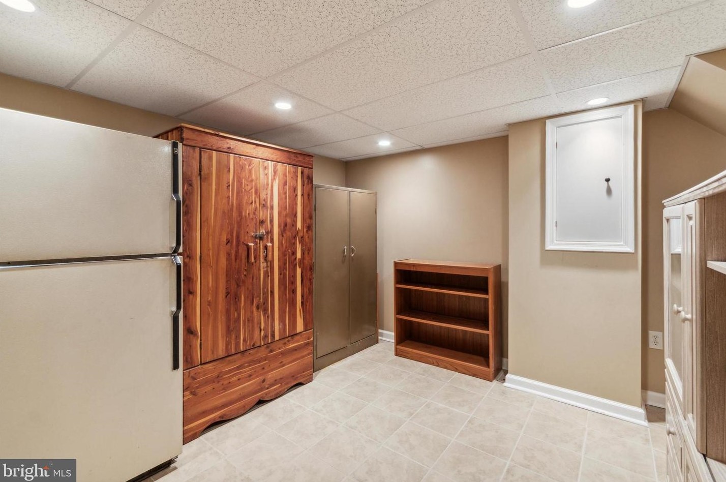 8715 Macon St, Philadelphia PA 19152-1408 exterior