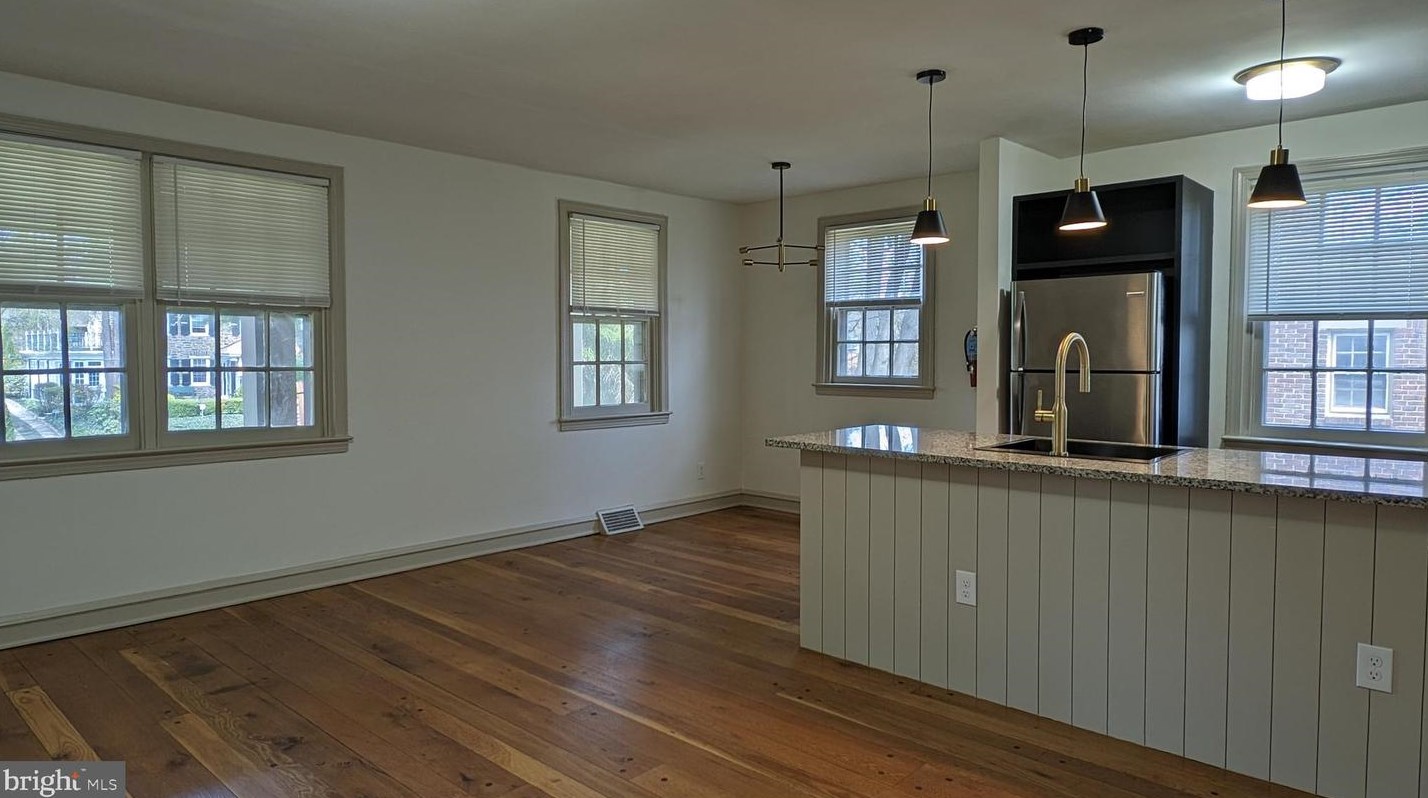 2824 Midvale Ave, Philadelphia, PA 19129-1024