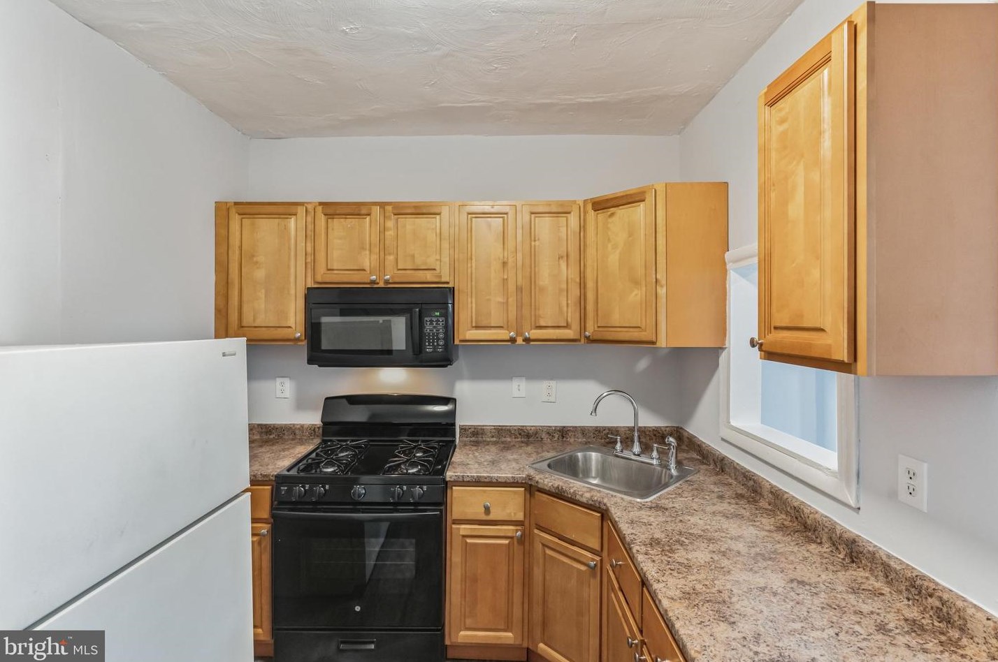 4920 Thompson St, Philadelphia PA 19131-4531 exterior