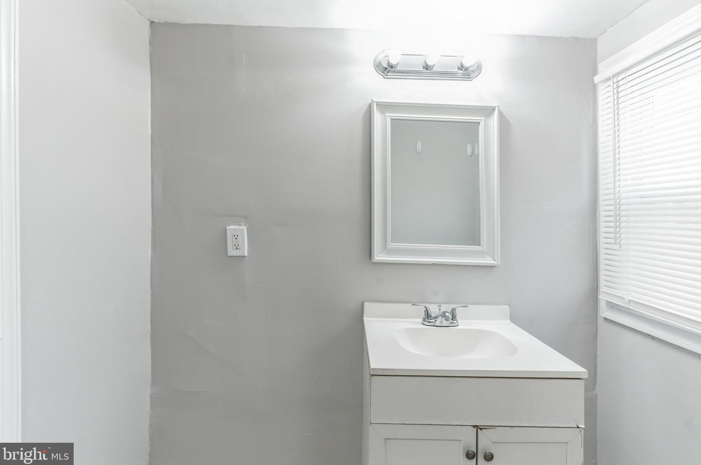 4920 Thompson St, Philadelphia PA 19131-4531 exterior