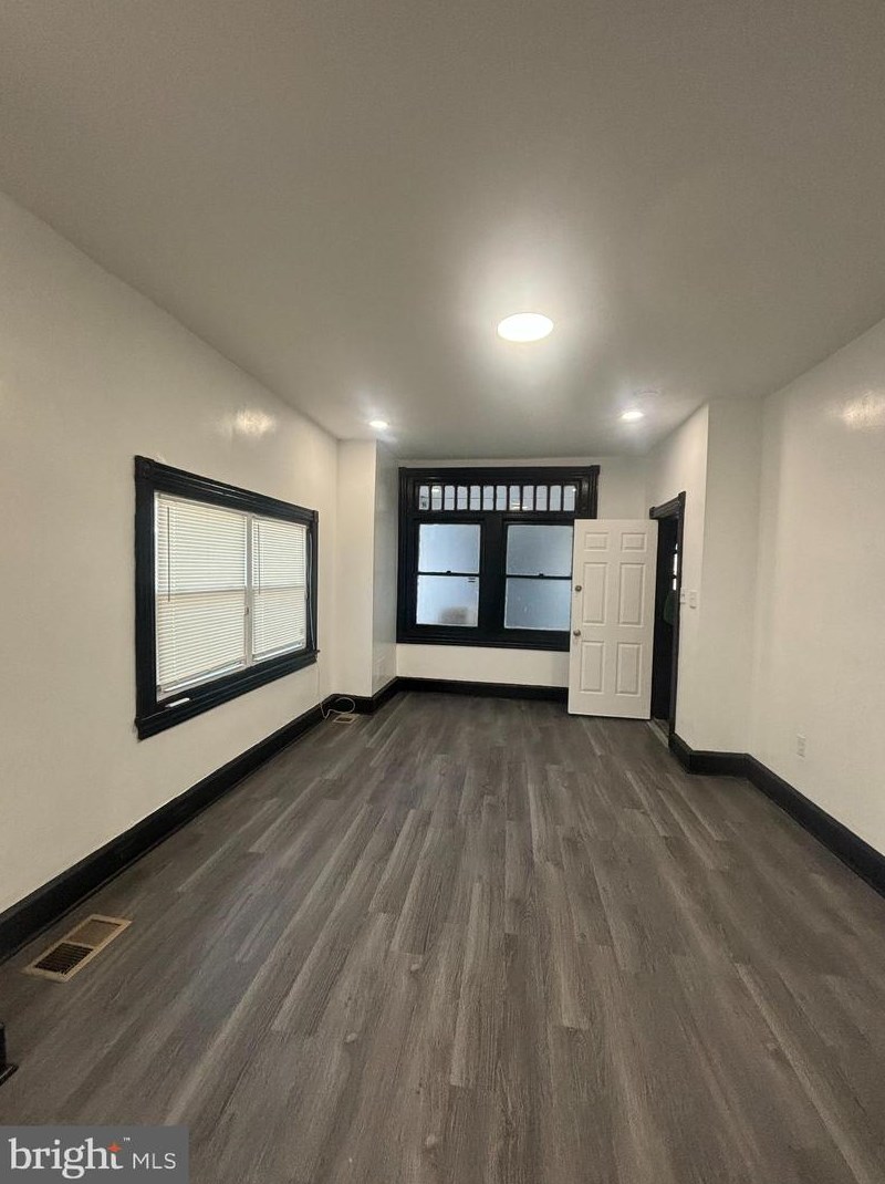 4946 Greene St, Philadelphia, PA 19144