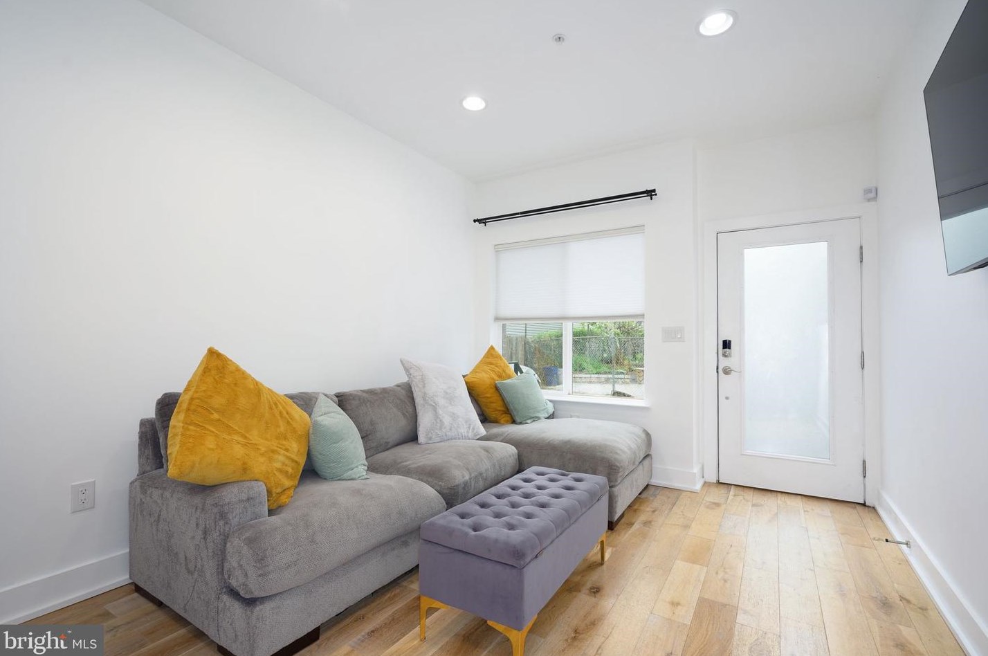 1916 Harold St, Philadelphia, PA 19125-1108
