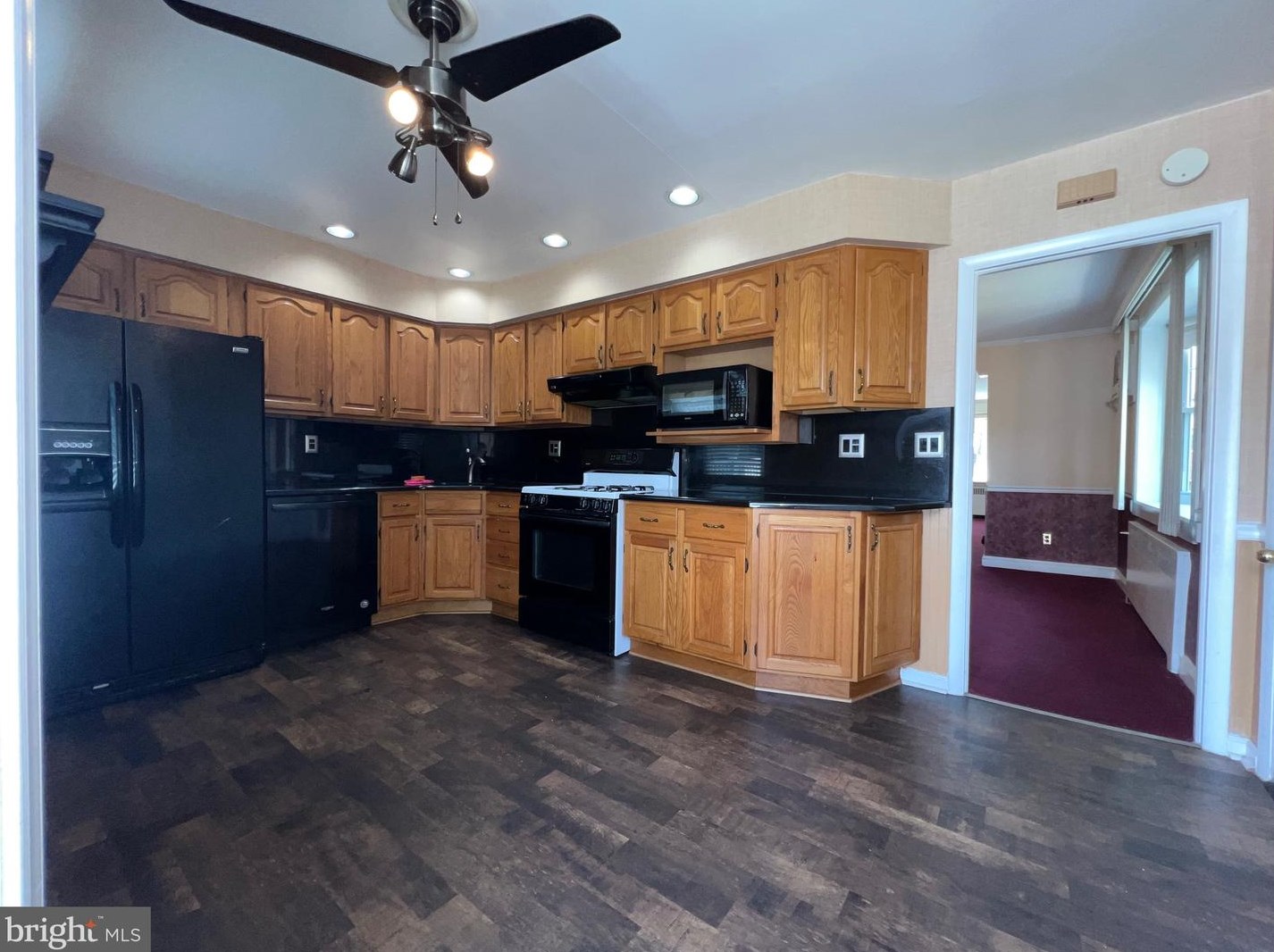 3133 Teesdale St, Philadelphia PA  19152-4513 exterior