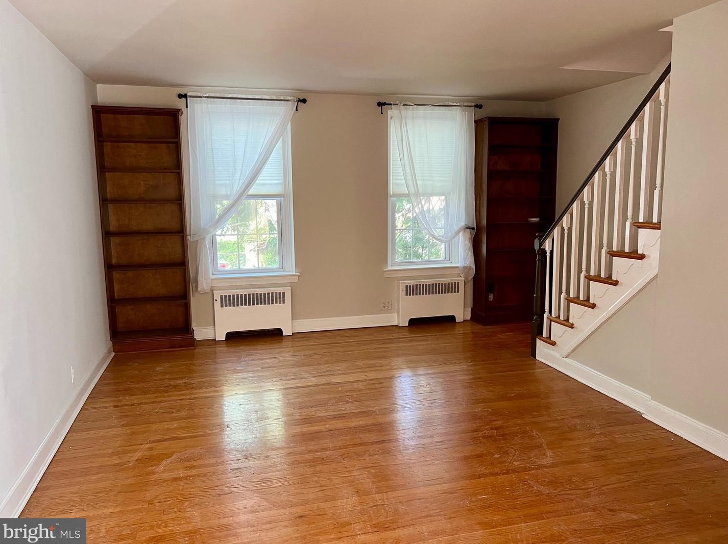 6907 Sprague St, Philadelphia, PA 19119-1308