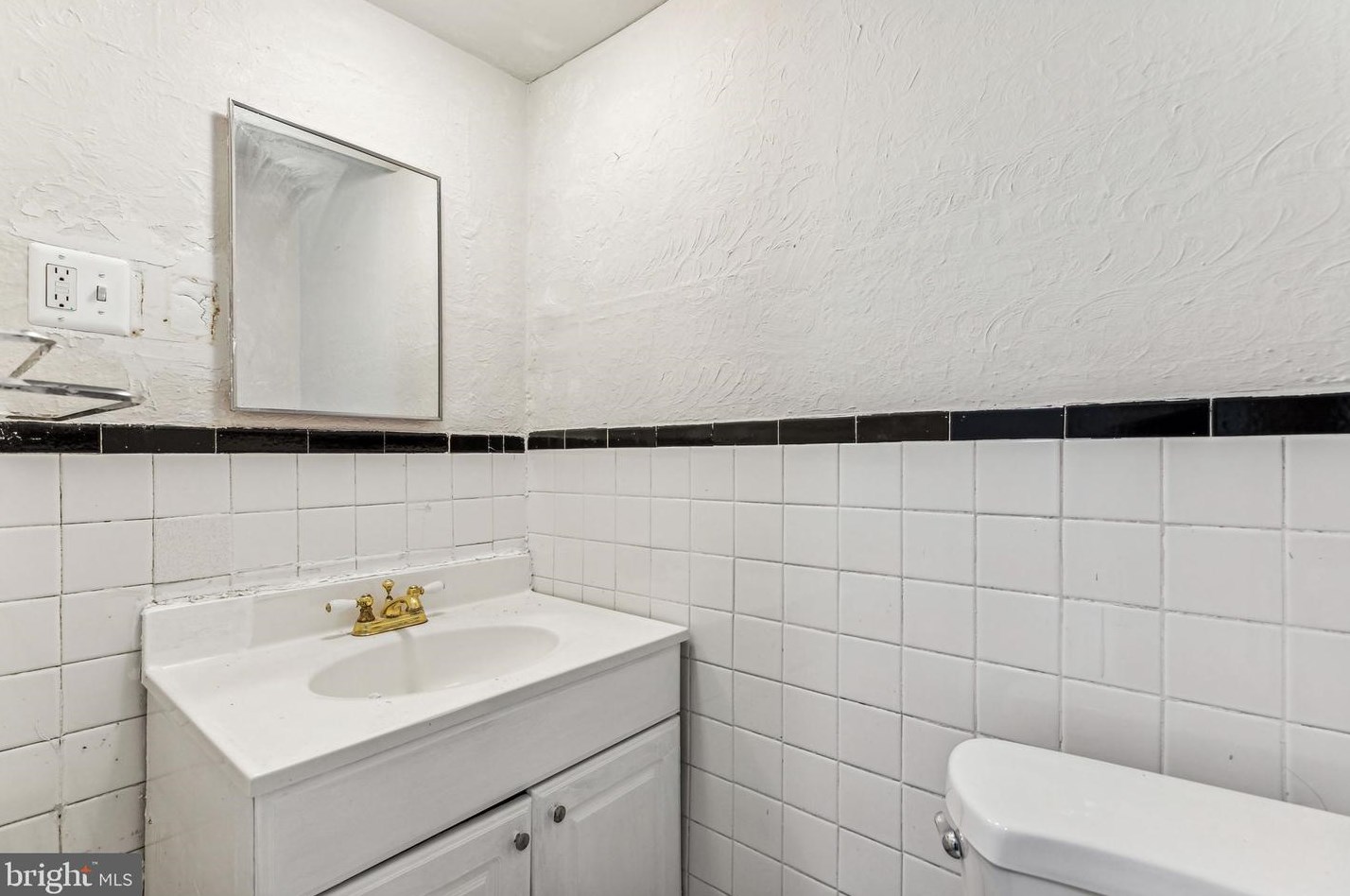 467 Mechanic St, Philadelphia PA 19144-1118 exterior