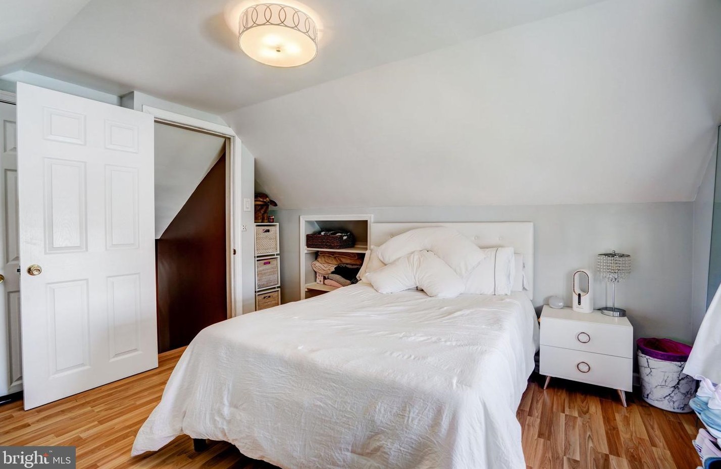 8716 Sagamore Rd, Philadelphia PA 19128-1119 exterior