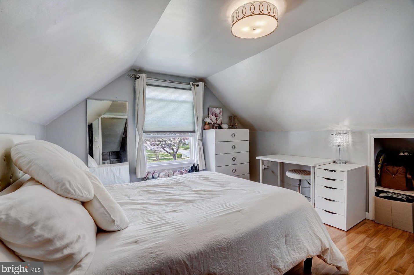 8716 Sagamore Rd, Philadelphia PA 19128-1119 exterior