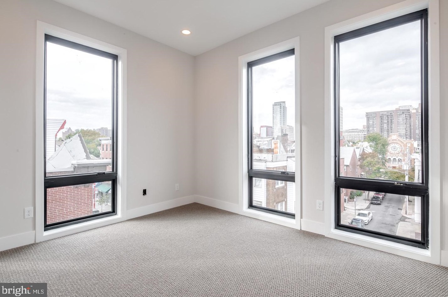 518 S South St #201, Philadelphia, PA 19147