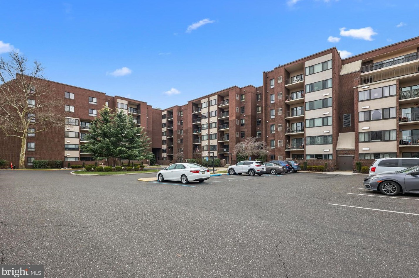 5100 Convent Ln, Philadelphia PA  19114-3197 exterior