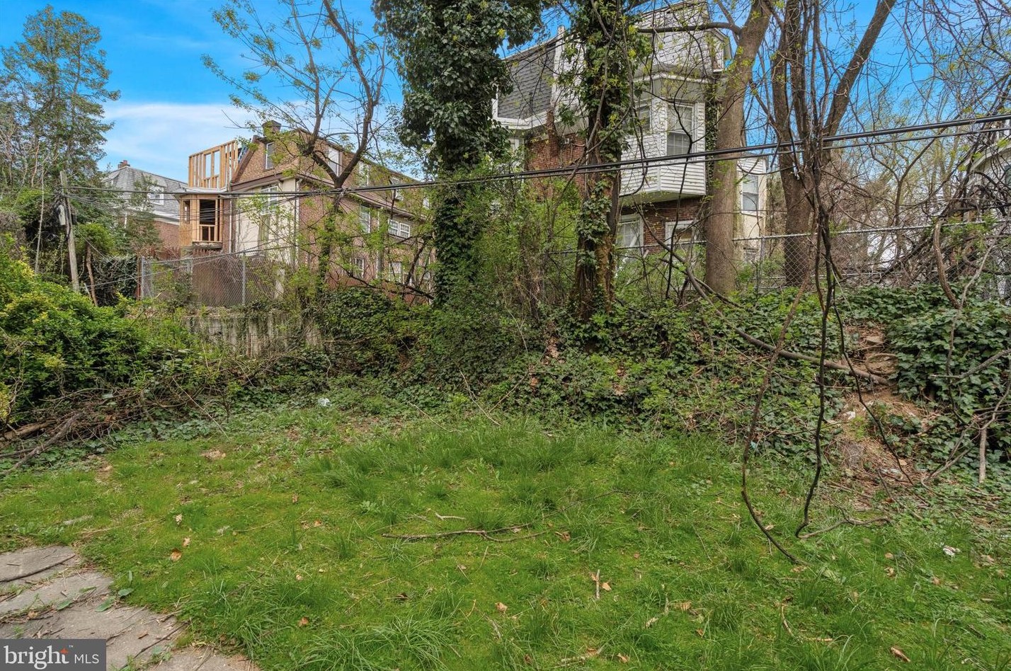 521 Brinton St, Philadelphia PA 19144-1004 exterior