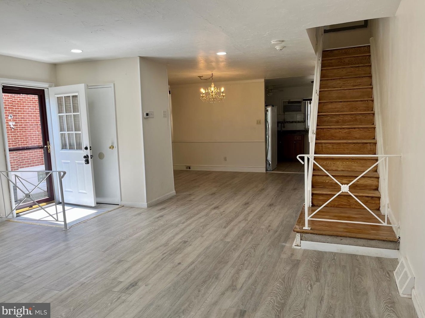 2875 Stamford St, Philadelphia, PA 19152-2108