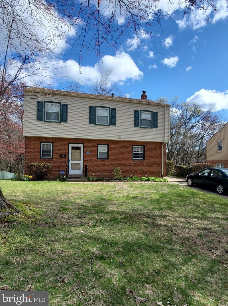 8438 Chippewa Rd, Philadelphia, PA 19128