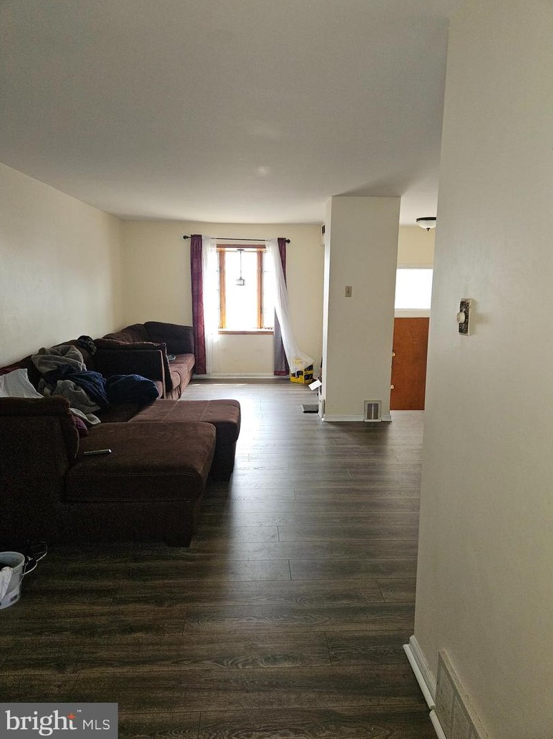 3129 Fairdale Rd, Philadelphia, PA 19154-1805