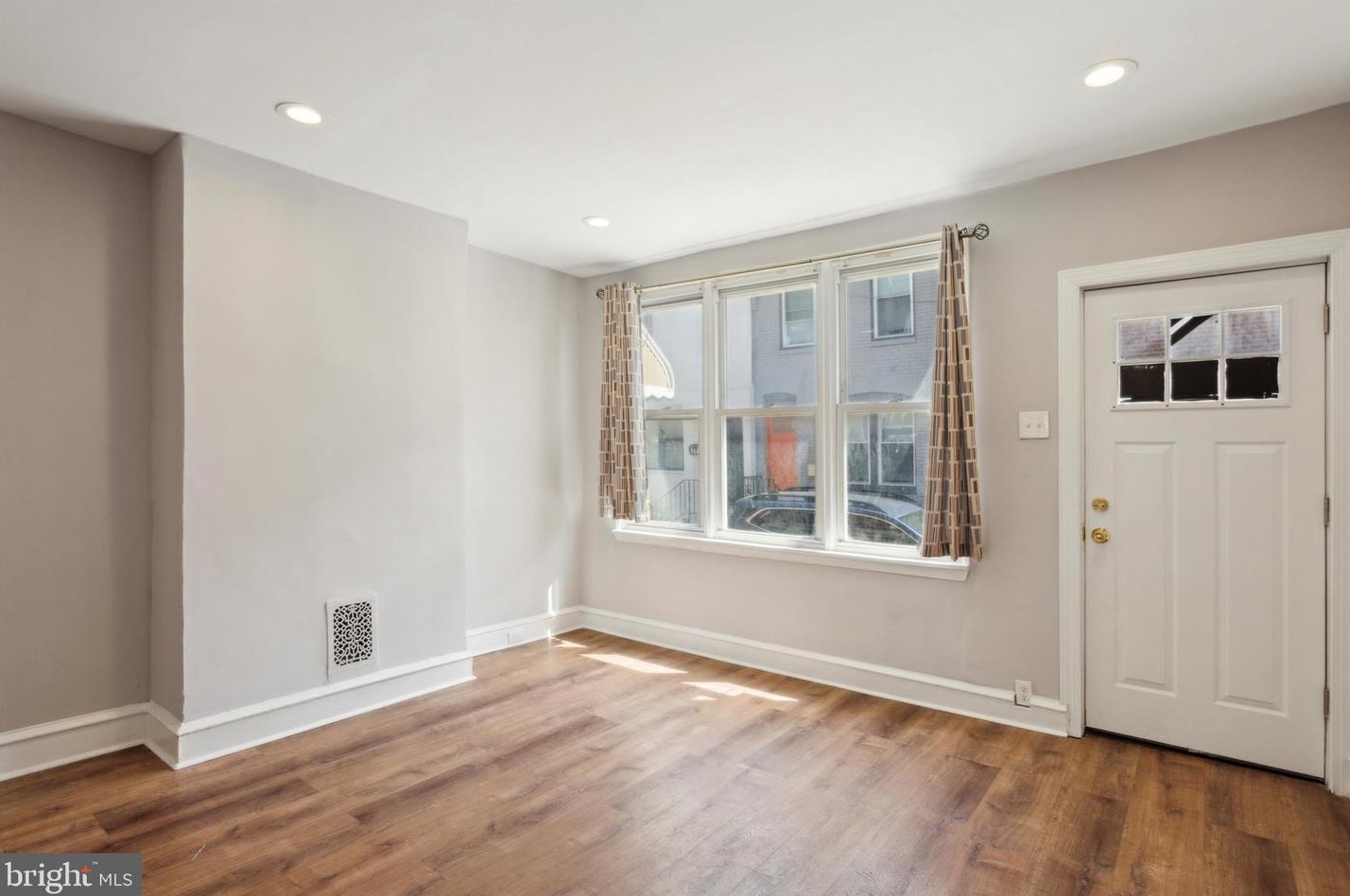 1646 Taney St, Philadelphia, PA 19145-1224