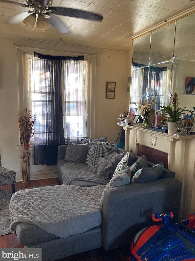 576 Herman St, Philadelphia, PA 19144-1019