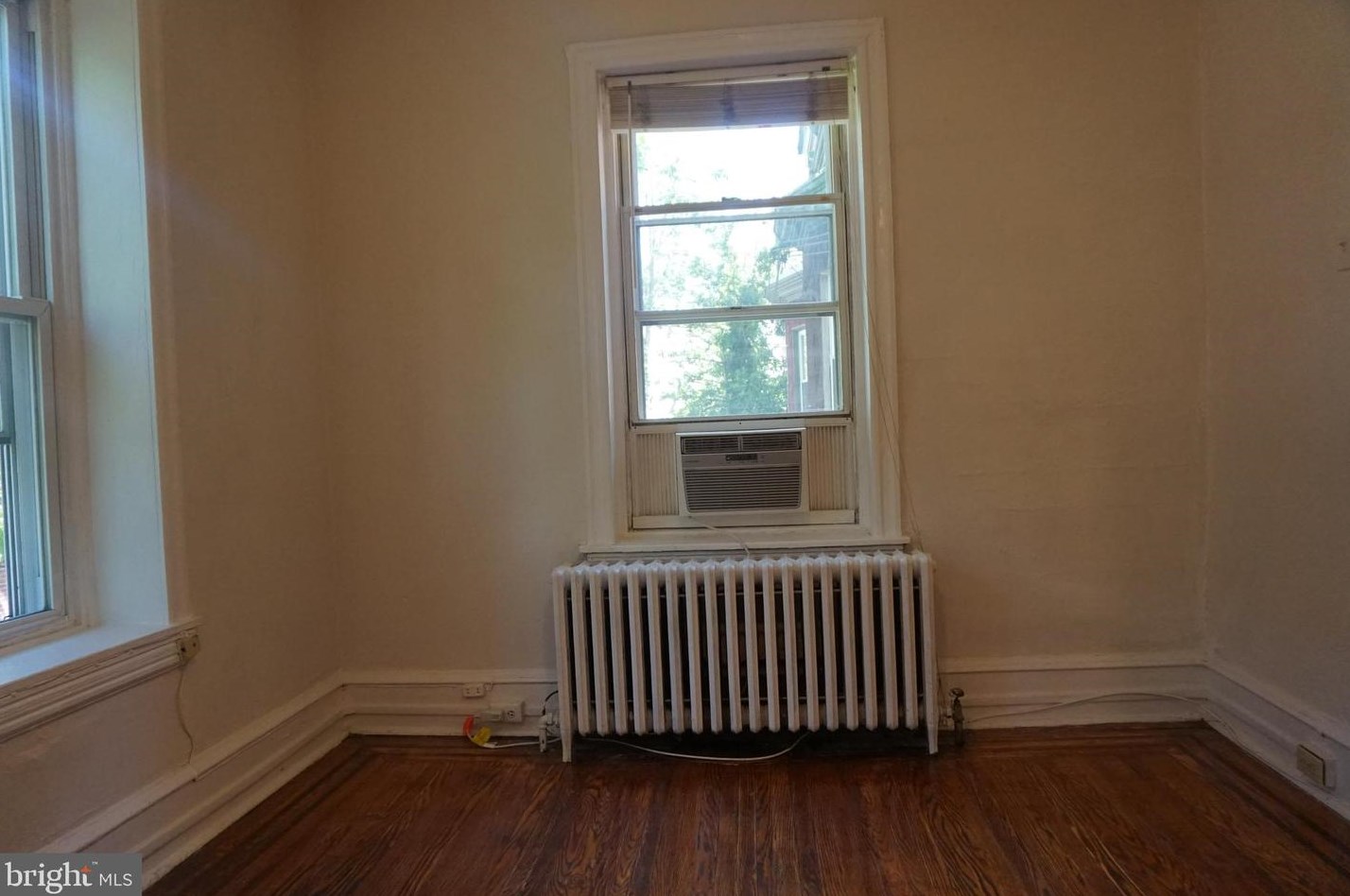 420 S 45th St #2f, Philadelphia, PA 19104