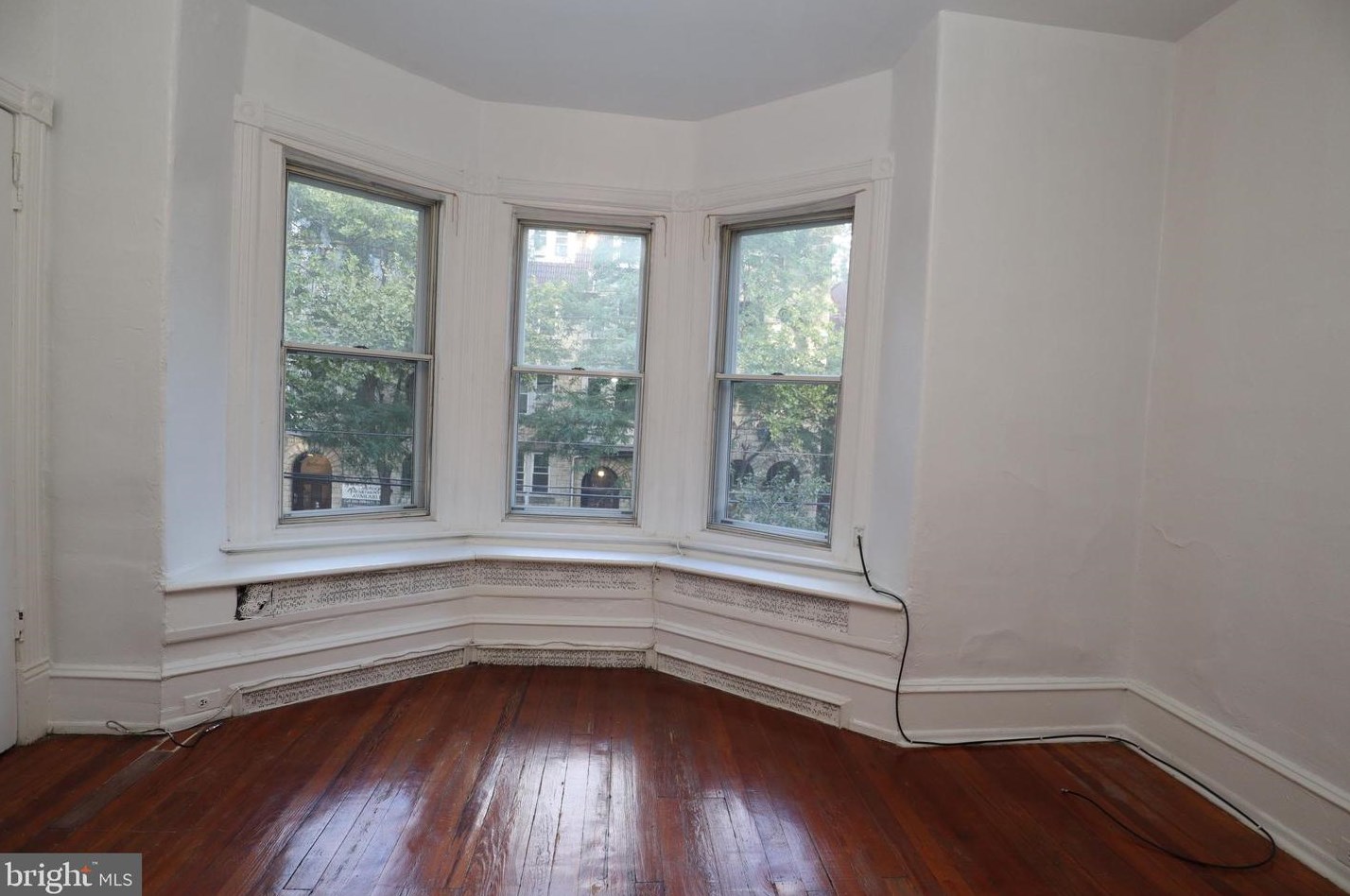422 S 45th St #2f, Philadelphia, PA 19104