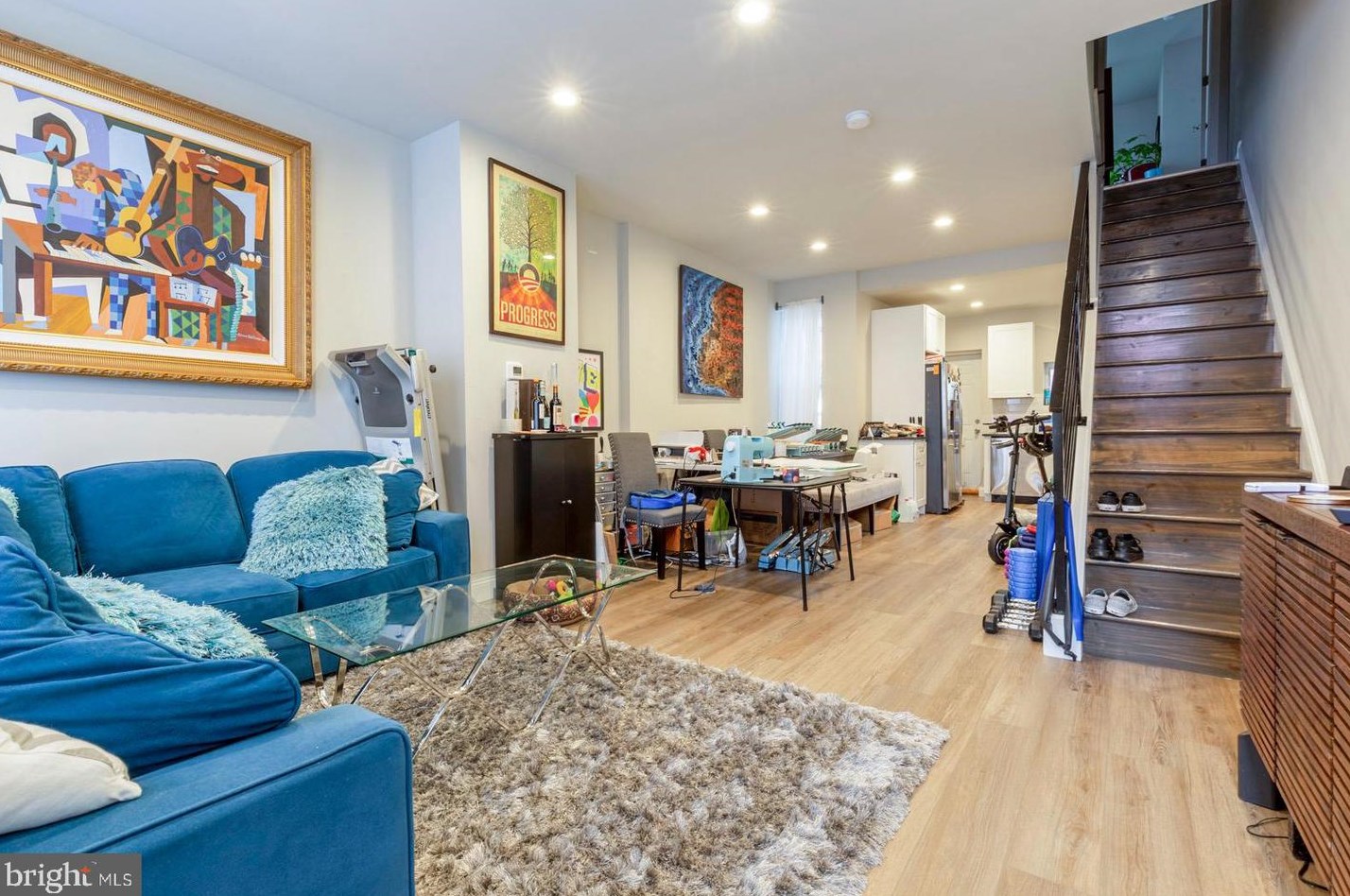 2404 Sharswood St, Philadelphia, PA 19121-3811