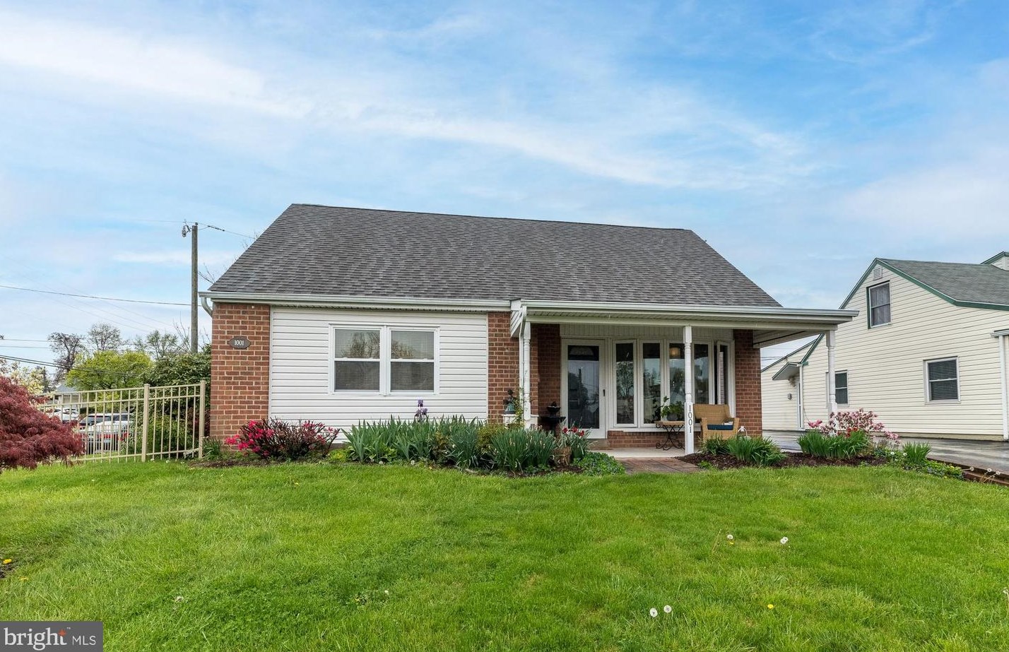 1001 Lorraine St, Philadelphia, PA 19116-3415