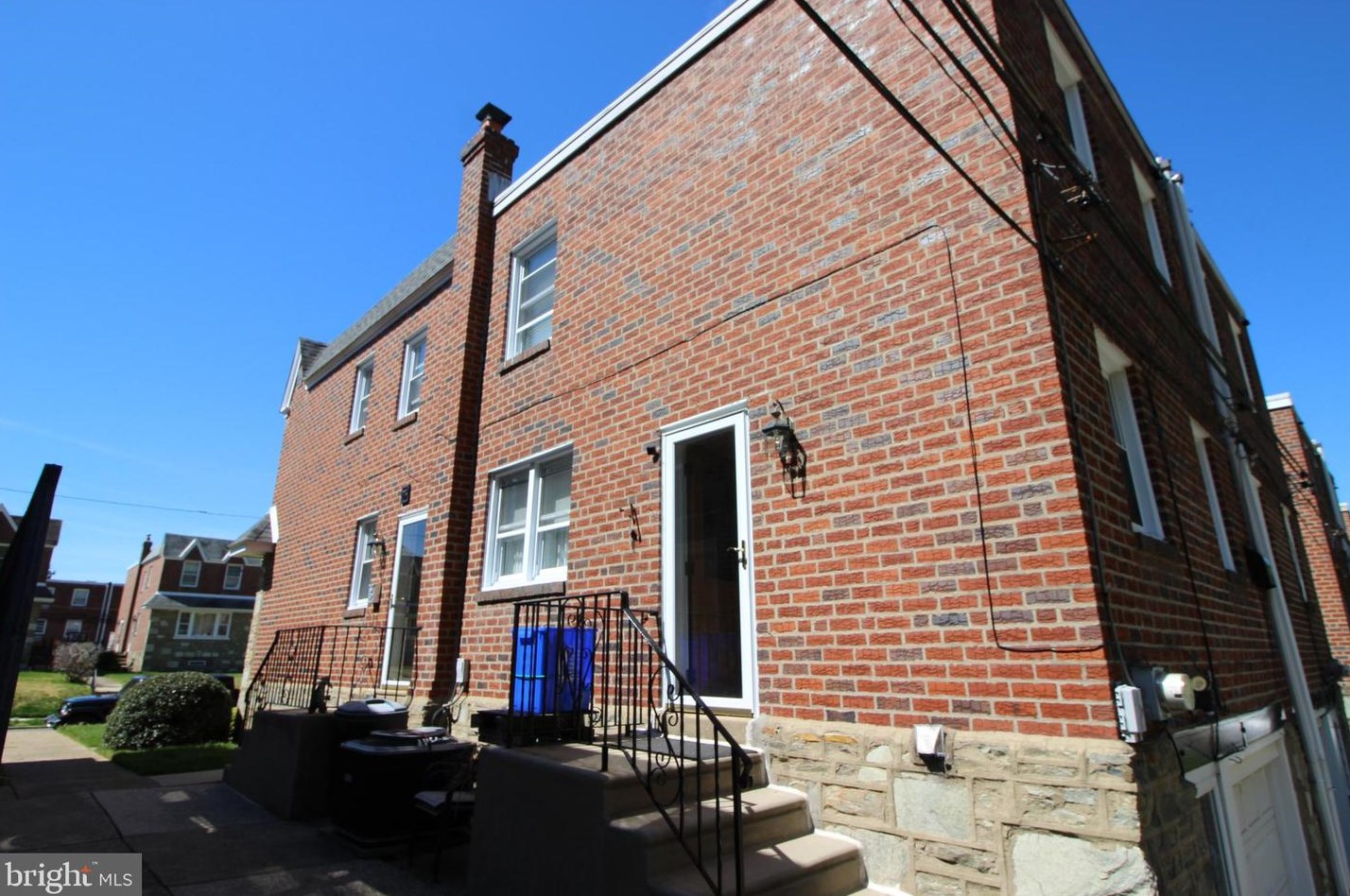 1239 Stanwood St, Philadelphia, PA 19111-1512