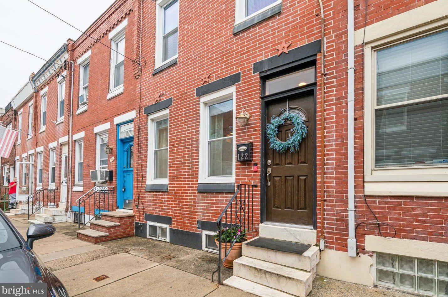 122 Hoffman St, Philadelphia, PA 19148-2610
