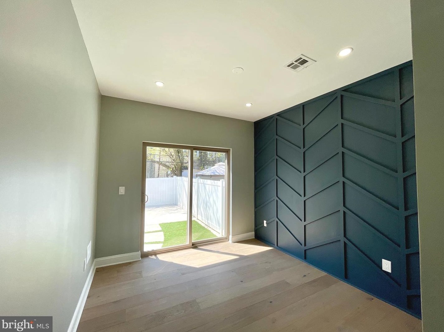 1934 Ruan St, Philadelphia PA  19124-4623 exterior