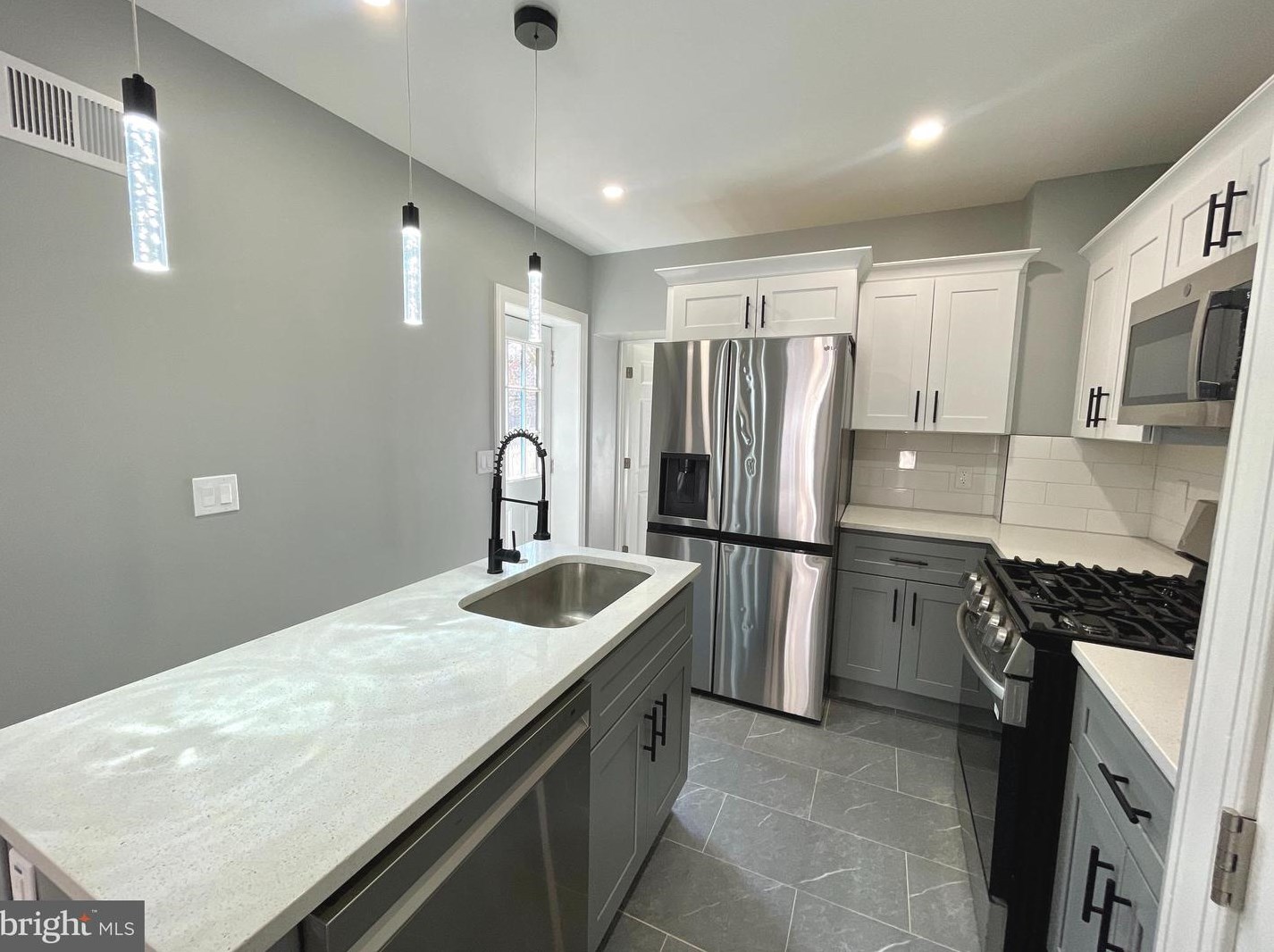 1934 Ruan St, Philadelphia PA  19124-4623 exterior