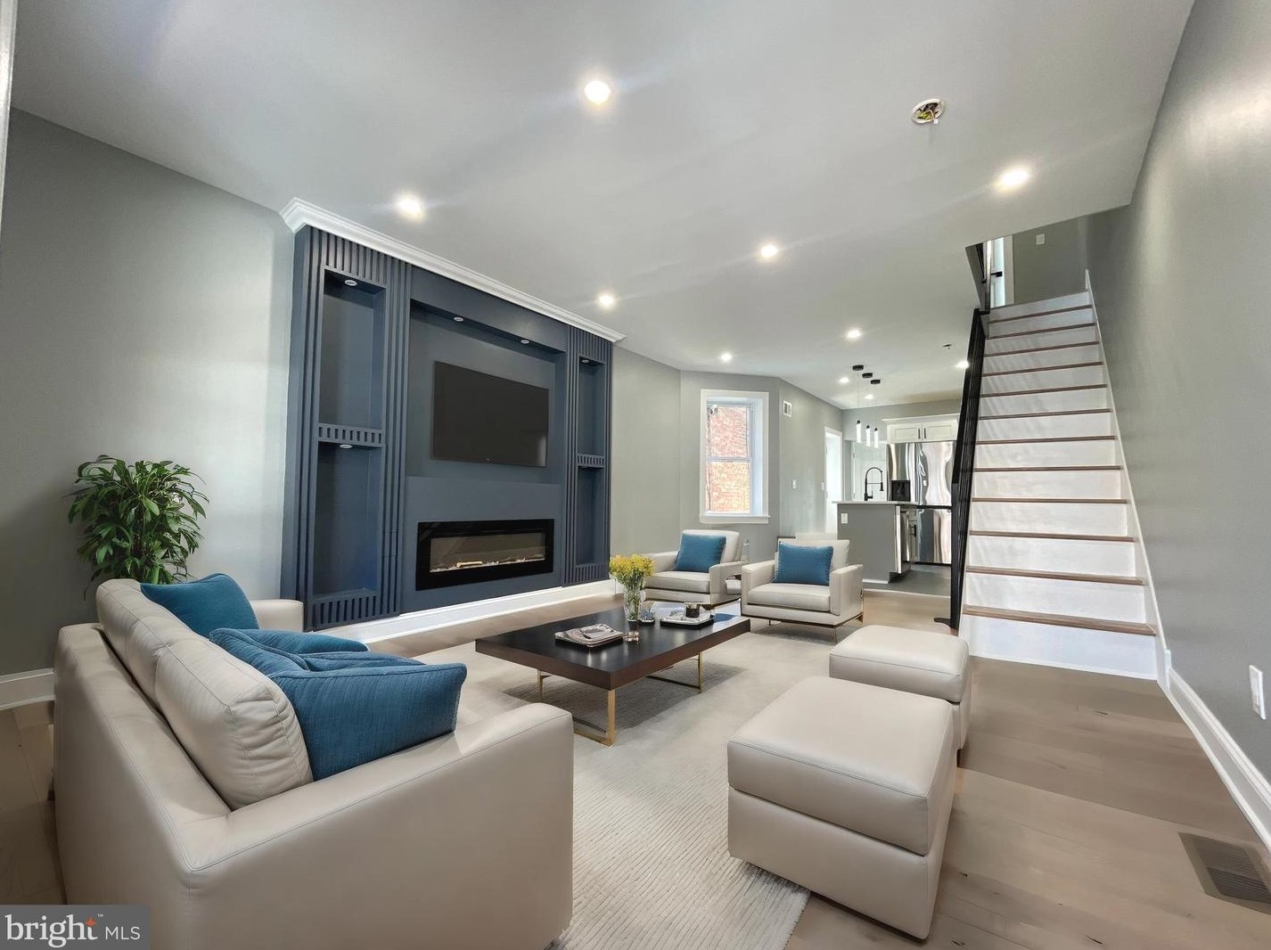 1934 Ruan St, Philadelphia PA  19124-4623 exterior