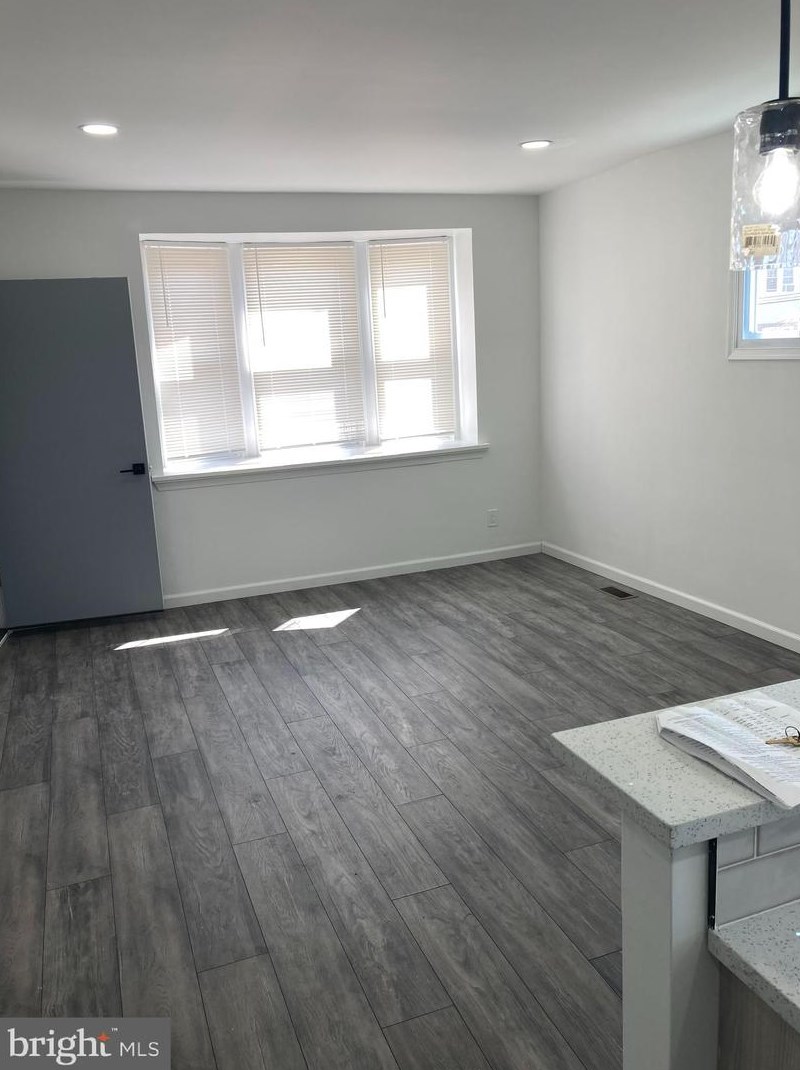 1601 Mayland St, Philadelphia, PA 19138-1121