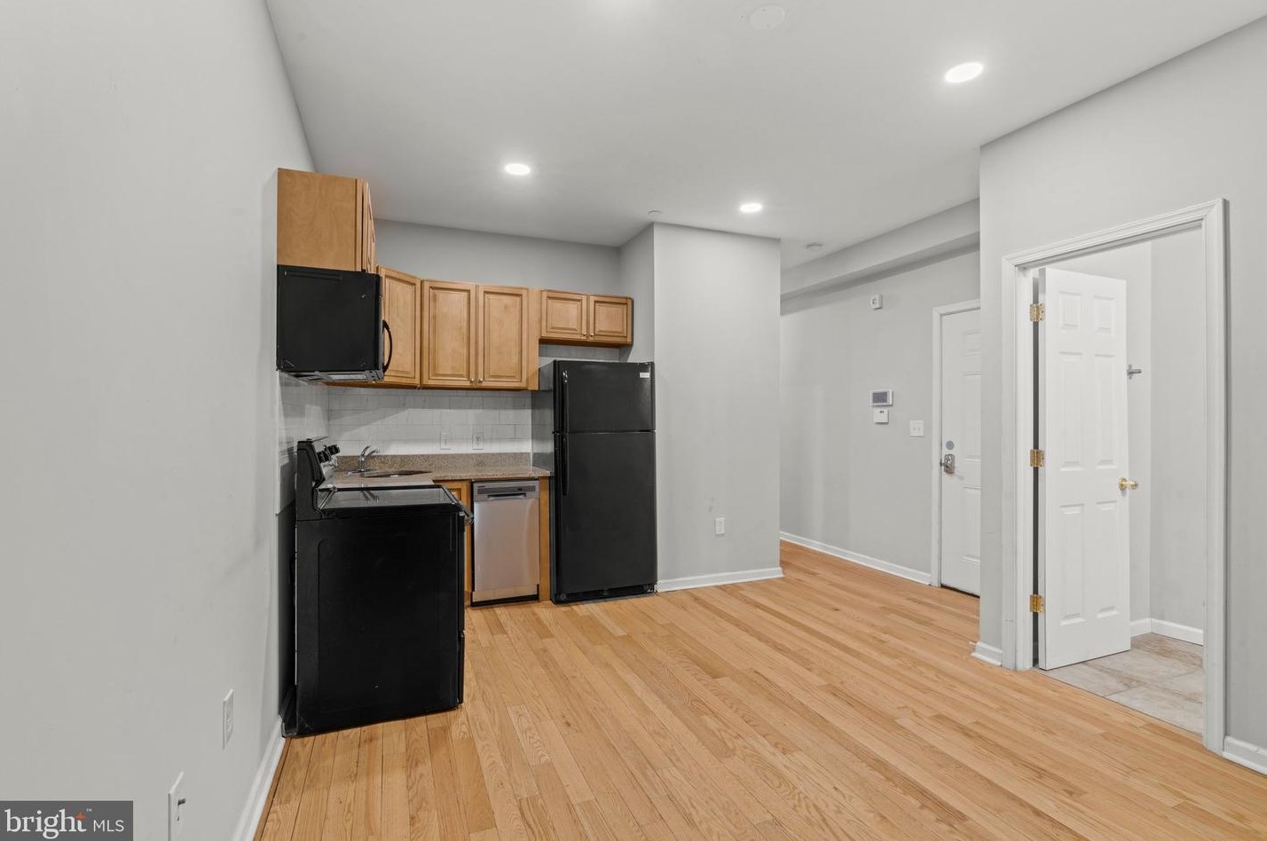 1609 Willington St, Philadelphia, PA 19121-3215