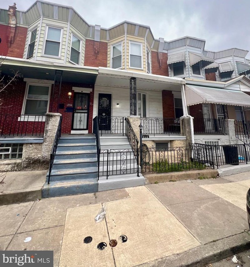 538 Salford St, Philadelphia, PA 19143-1143